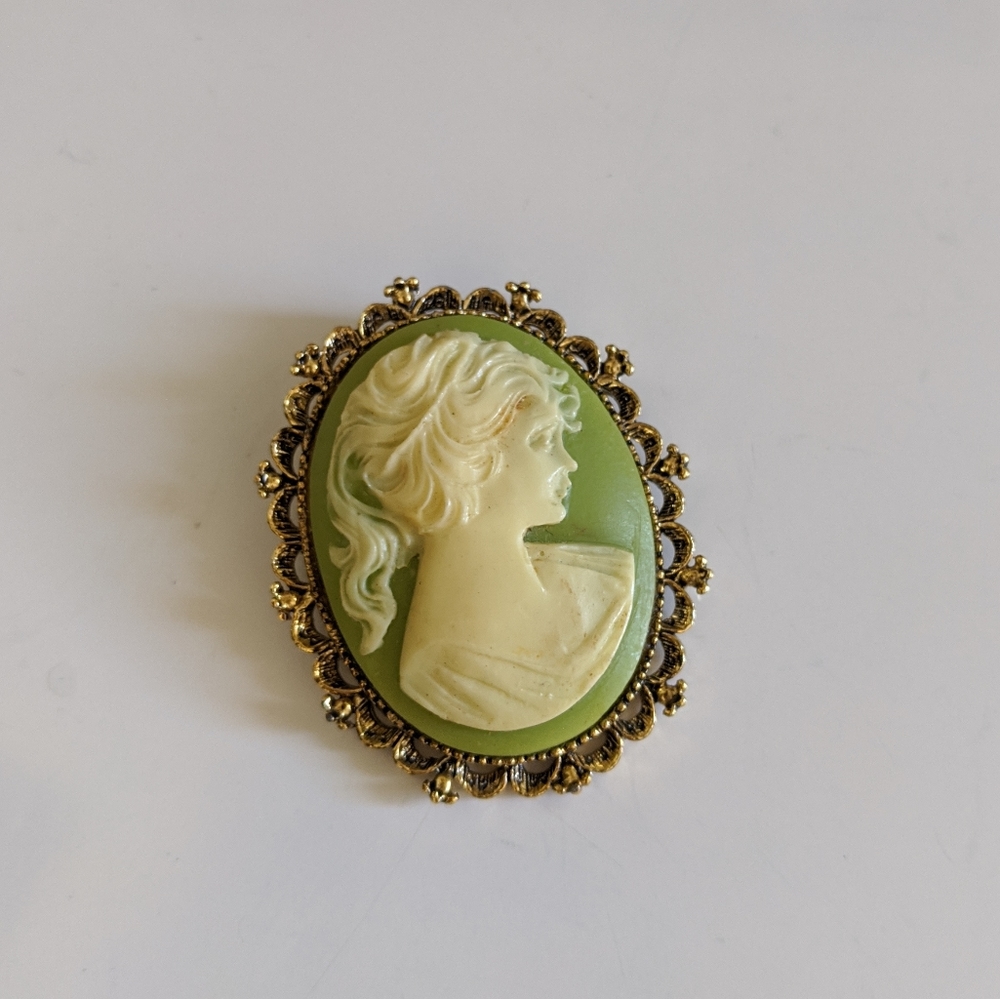 Vintage Green Victorian Bust Brooch Pendant Pin